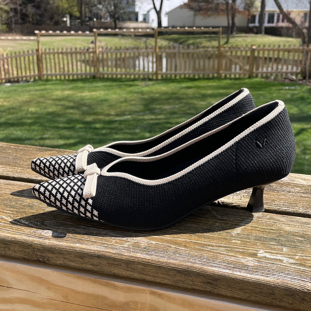 Vivaia Sz 7.5 38 Black & Cream Pointed Toe Kitten Heel Pumps